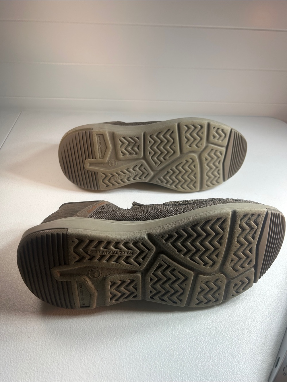 Skechers Mens Slip-ins Shoe Size 10 Relaxed Fit Parson Ralven Taupe Brown - Picture 4 of 6